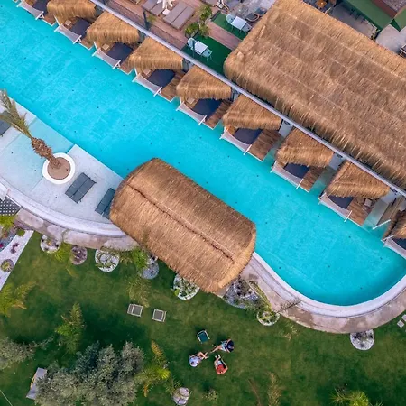 Morina Deluxe Hotel 3*