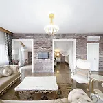 Morina Deluxe Hotel 3*