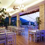 Hotel Morina Deluxe 3*