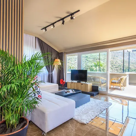Morina Deluxe Hotel