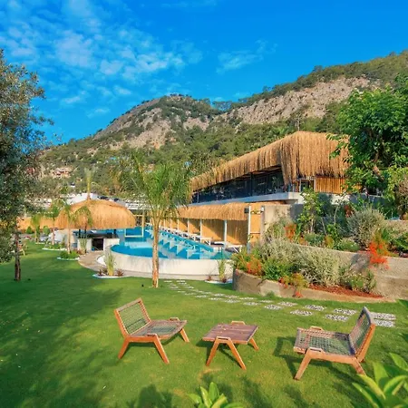 Morina Deluxe Hotel 3*