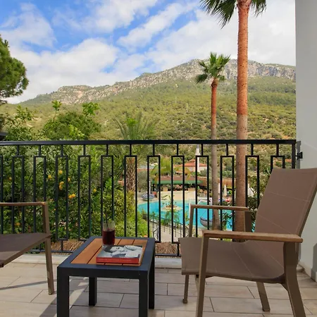 Morina Deluxe Hotel 3*