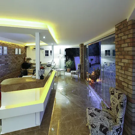 Hotel Morina Deluxe 3*