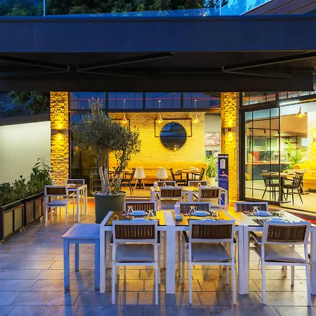 Hotel Morina Deluxe 3*